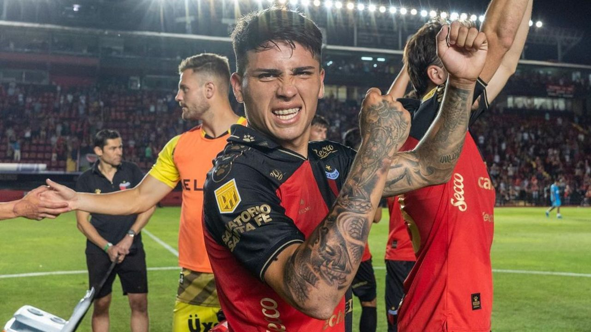 Facundo Farís fue fichado por el Inter Miami y en los próximos días se estará entrenando junto a Lionel Messi. Facundo Farís fue fichado por el Inter Miami y en los próximos días se estará entrenando junto a Lionel Messi.