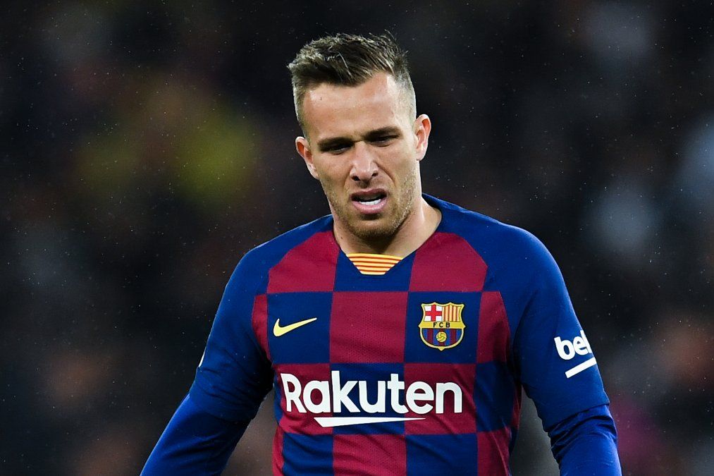 Arthur Melo decidi&oacute; unilateralmente terminar su v&iacute;nculo con el Barcelona y decidi&oacute; no presentarse a entrenar con el resto del plantel de cara a los cruces con el Napoli por Champions League.