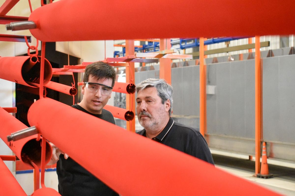 Elimina la obligación de actuar como agentes de retención para más de 3.000 empresas, lo que simplifica trámites y baja costos administrativos.