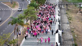 La segunda edición de la Caminata Rosa reunió a una multitud de personas, quienes se sumaron a la causa de concientización y prevención del cáncer de mama. La segunda edición de la Caminata Rosa reunió a una multitud de personas, quienes se sumaron a la causa de concientización y prevención del cáncer de mama.