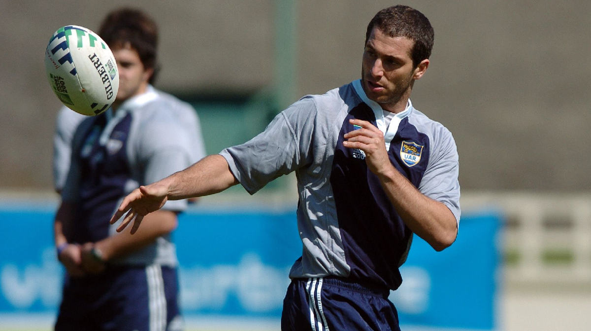 Federico Mart&iacute;n Aramburu, oriundo de La Plata, inici&oacute; su carrera en el Club Atl&eacute;tico San Isidro (CASI) y jug&oacute; 22 partidos internacionales con Los Pumas.