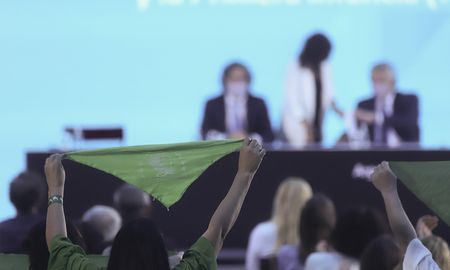 La ley permite la práctica de abortos hasta la semana 14 de gestación. La ley permite la práctica de abortos hasta la semana 14 de gestación.