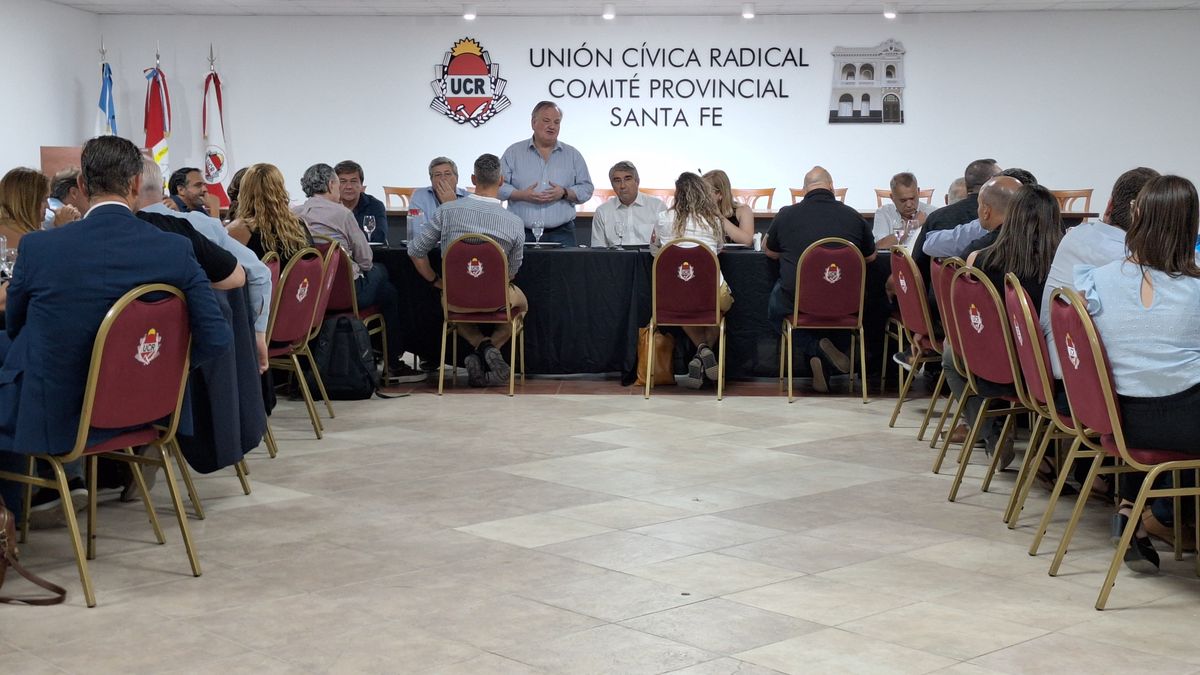 La reunión de Unidos para Cambiar Santa Fe se realizó en el Comité Provincial de la UCR