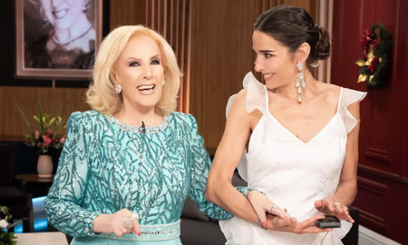 Juana Viale reemplazó a su abuela en la conducción y confirmó que Mirtha ya está espléndida. Juana Viale reemplazó a su abuela en la conducción y confirmó que Mirtha ya está espléndida.