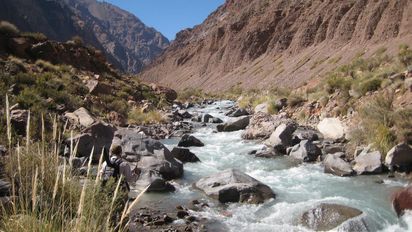 Escapada a un vallecito oculto en Mendoza, el secreto mejor guardado para una aventura de montaña