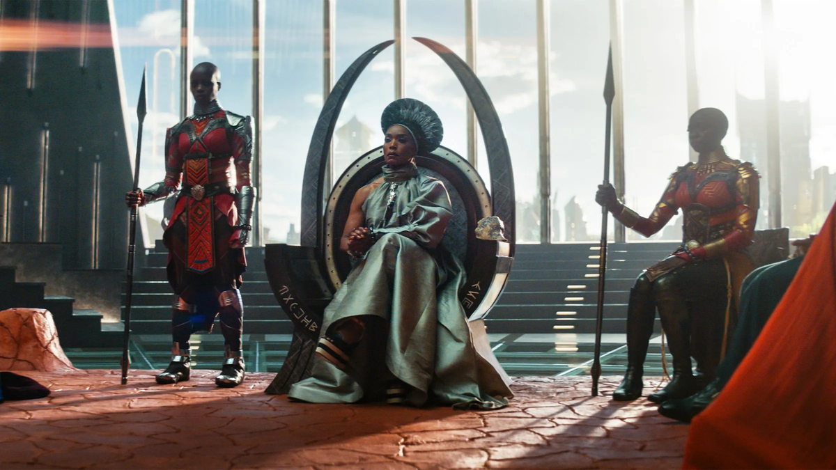 Ruth Carter ganó el Premio Oscar en Diseño de Vestuario por su trabajo en Black Panther: Wakanda Forever.