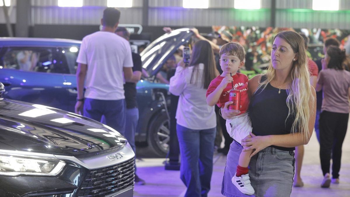 El megaevento superó todas las expectativas en su jornada inaugural y posiciona a Funes como el epicentro del mundo motor en la Argentina.
