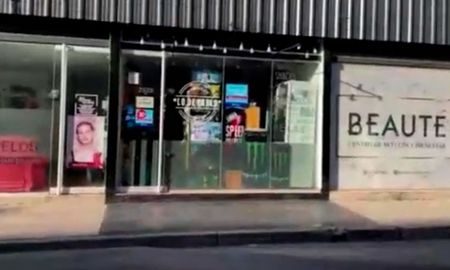 El local comercial está ubicado en Eva Perón al 2.900, ciudad de Santa Fe. El local comercial está ubicado en Eva Perón al 2.900, ciudad de Santa Fe.
