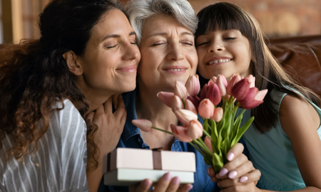 Conocé las mejores ideas para regalarle a tu mamá en su día. Conocé las mejores ideas para regalarle a tu mamá en su día.