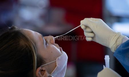 s. Las personas que hayan recibido dos dosis con menos de cinco meses o que hayan tenido Covid en los últimos 90 días podrán volver a su trabajo pero deberán mantener los cuidados sanitarios. s. Las personas que hayan recibido dos dosis con menos de cinco meses o que hayan tenido Covid en los últimos 90 días podrán volver a su trabajo pero deberán mantener los cuidados sanitarios.