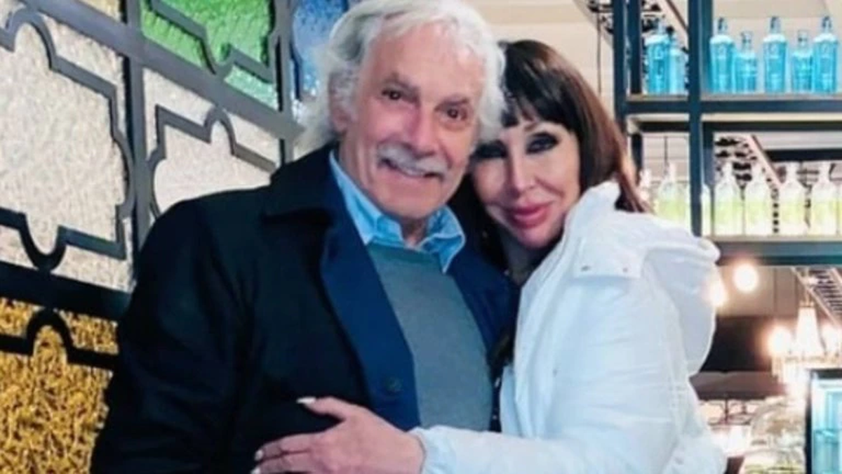 Moria Cas&aacute;n y el Pato Galmarini.