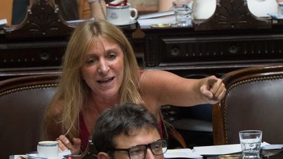 Reforma laboral: una diputada por Santa Fe desenchufó cables de los taquígrafos en medio del debate