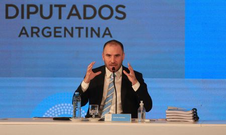 Si hay vacuna, hay un mundo distinto, sostuvo el ministro de Economía, Martín Guzmán. Si hay vacuna, hay un mundo distinto, sostuvo el ministro de Economía, Martín Guzmán.