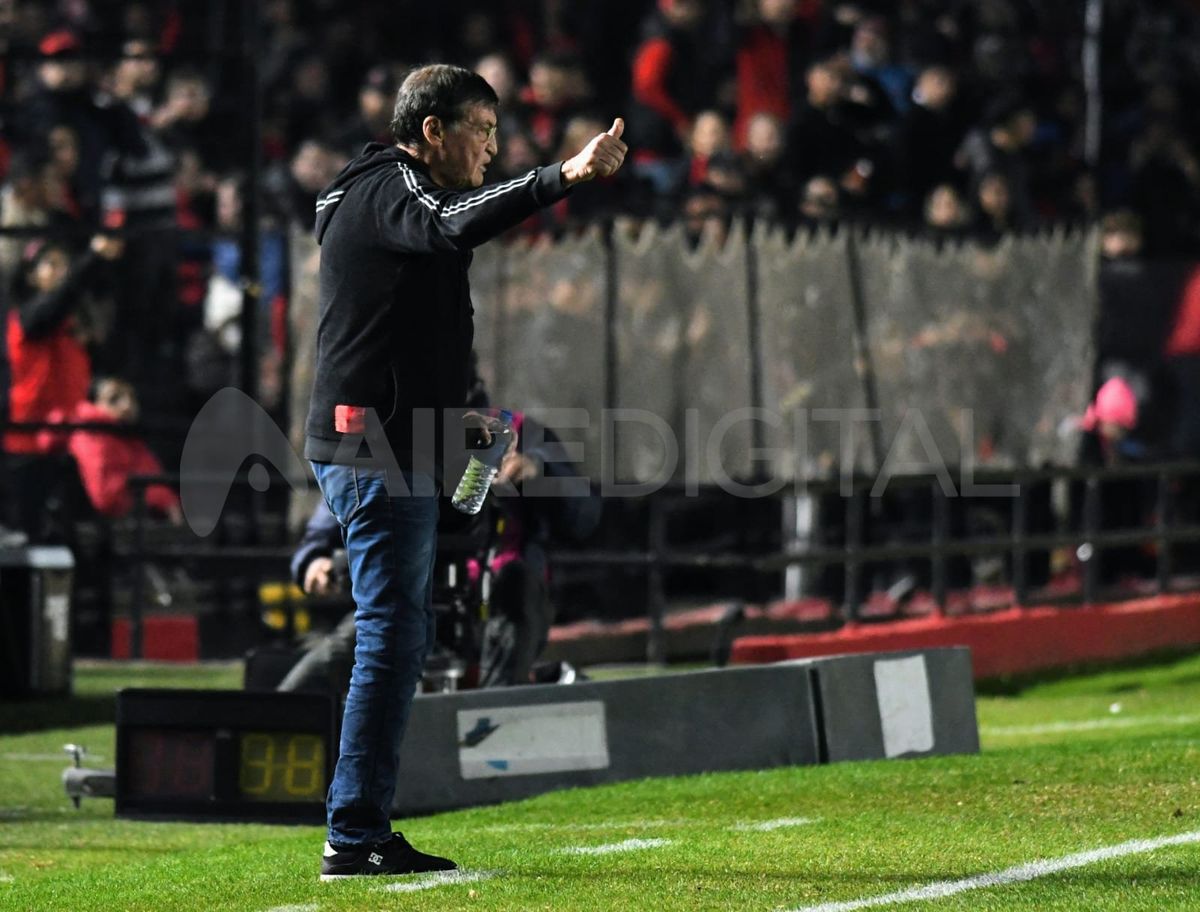 Julio César Falcioni definió el equipo del Club Atlético Colón para enfrentar este miércoles a Patronato