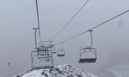 La nieve en Bariloche llegó tras días de calor extremo y alerta por incendios. La nieve en Bariloche llegó tras días de calor extremo y alerta por incendios.
