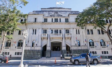 a prision por arrancarle de un mordisco la oreja a su novia