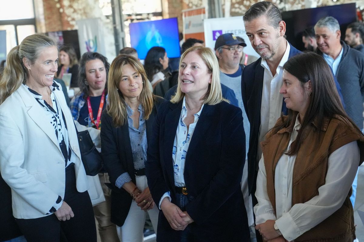 Durante la Expo en La Redonda, en la ciudad capital, Scaglia reconoció que “en un contexto de mucha dificultad y miedo sobre lo que va a pasar con el empleo en Argentina, Santa Fe sigue apostando a que el trabajo nos saque adelante Durante la Expo en La Redonda, en la ciudad capital, Scaglia reconoció que “en un contexto de mucha dificultad y miedo sobre lo que va a pasar con el empleo en Argentina, Santa Fe sigue apostando a que el trabajo nos saque adelante