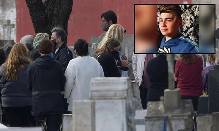 Desgarrador último adiós a Lucas Cancino, el alumno asesinado por una bicicleta en un robo Desgarrador último adiós a Lucas Cancino, el alumno asesinado por una bicicleta en un robo