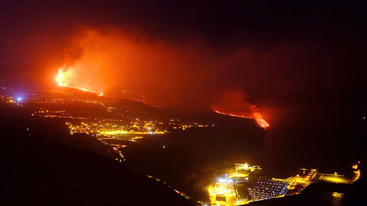 No saben cuándo dejará de erupcionar el volcán en La Palma.