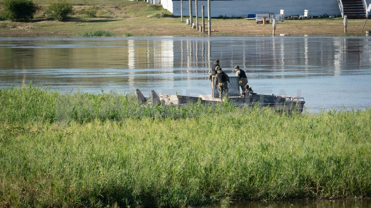Remoción de la vegetación en la Laguna Setúbal.