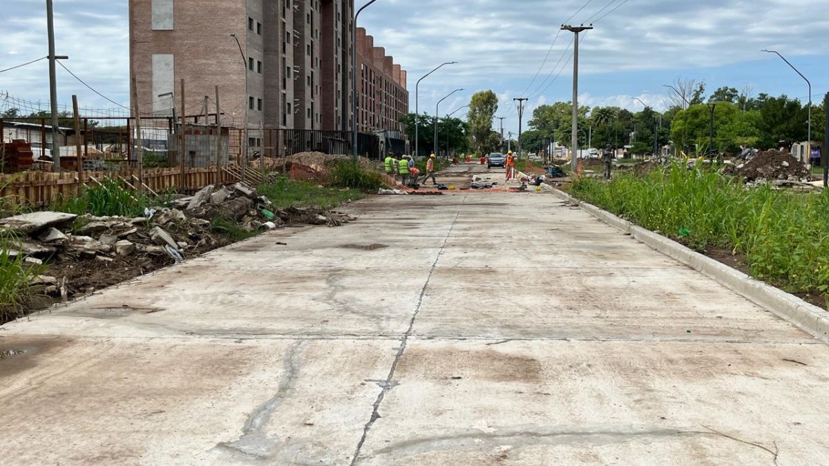 Desde la Secretaría de Hábitat y Vivienda explicaron que las fisuras en la obra de Avenida Peñaloza estaban previstas y serán reparadas.