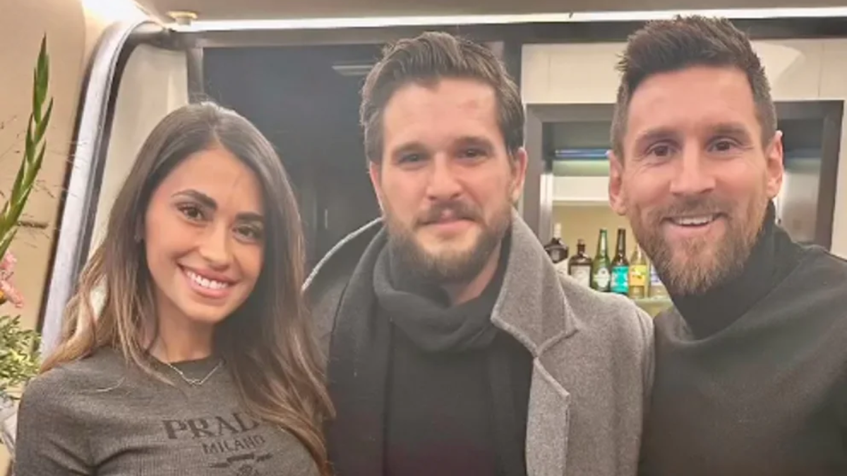 El Rey del Norte junto al Rey del fútbol en el partido del PSG por la Champions League