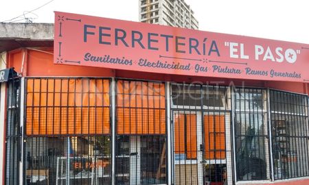 vandalizaron el frente de una ferreteria en el sur de la ciudad vandalizaron el frente de una ferreteria en el sur de la ciudad