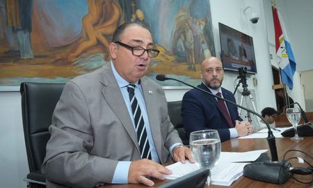 El intendente de Santa Fe, Juan Pablo Poletti, junto al presidente del Concejo Municipal, Sergio Basile. El intendente de Santa Fe, Juan Pablo Poletti, junto al presidente del Concejo Municipal, Sergio Basile.