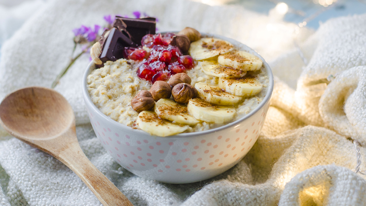 Cómo hacer avena con leche: la receta económica para hacer el mejor desayuno