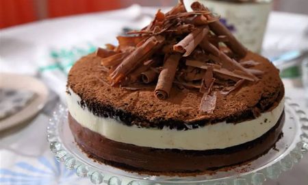 Torta tres chocolates, by Maru Botana. Torta tres chocolates, by Maru Botana.
