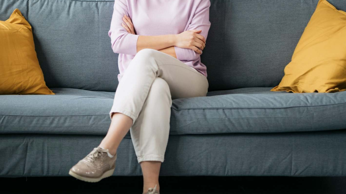 La ciencia detrás del ángulo Q y por qué las mujeres cruzan las piernas de forma instintiva.