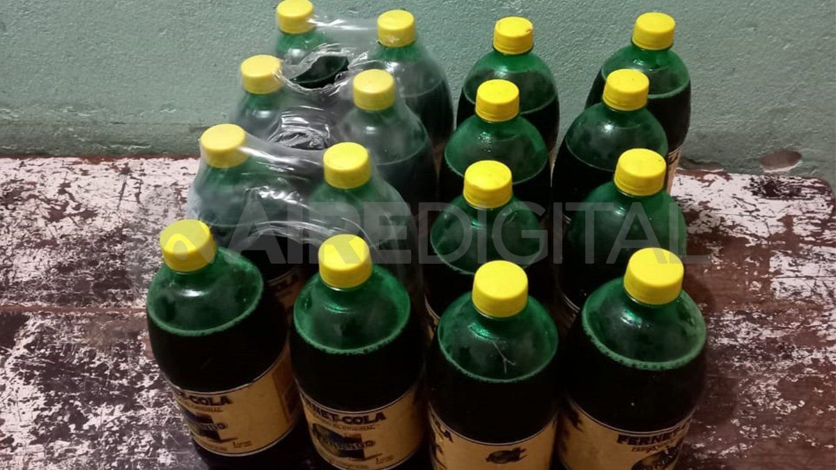 Este domingo por la madrugada, efectivos policiales de la ciudad de Recreo desactivaron una reunión clandestina que se llevaba a cabo en un bar.