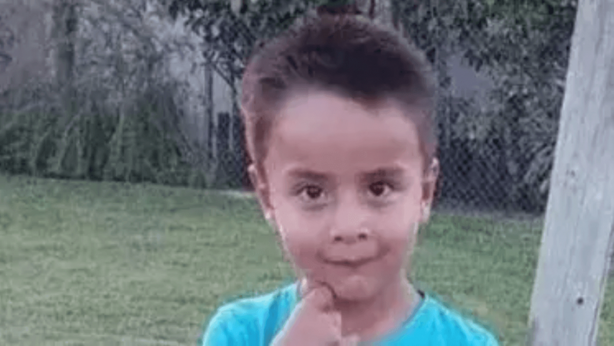 Loan desapareció en un sendero rural después de salir de paseo con familiares el 13 de junio y desde entonces no se tiene noticias de él. Loan desapareció en un sendero rural después de salir de paseo con familiares el 13 de junio y desde entonces no se tiene noticias de él.