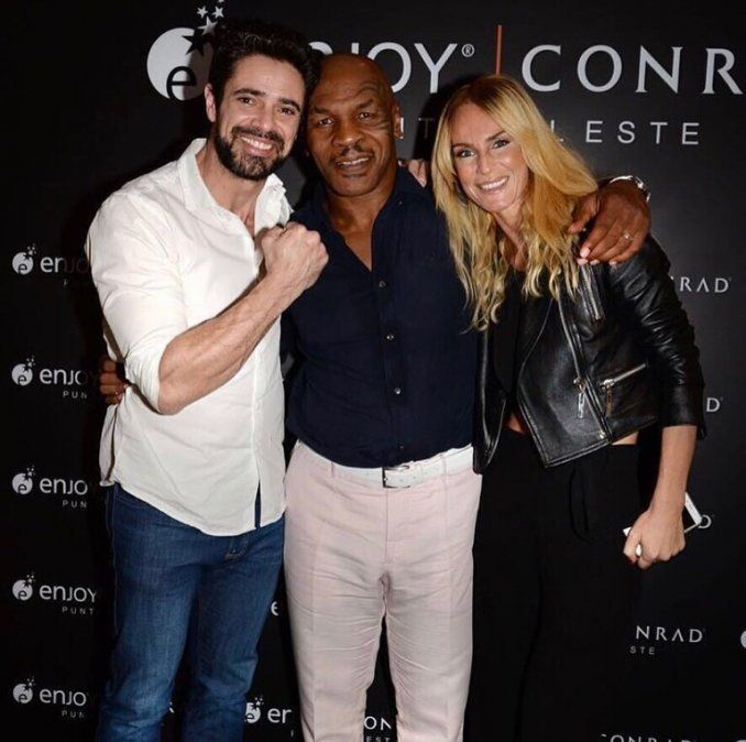 Luciano Castro y Sabrina Rojas posaron con Mike Tyson.