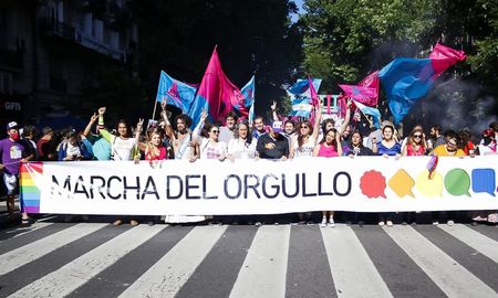 Miles de personas marcharon por Avenida de Mayo por la 30ª edición de la Marcha del Orgullo. Miles de personas marcharon por Avenida de Mayo por la 30ª edición de la Marcha del Orgullo.