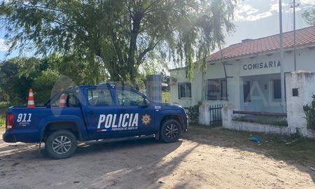 La dependencia policial está ubicada en el kilometro 14 de la ruta provincial 1. La dependencia policial está ubicada en el kilometro 14 de la ruta provincial 1.