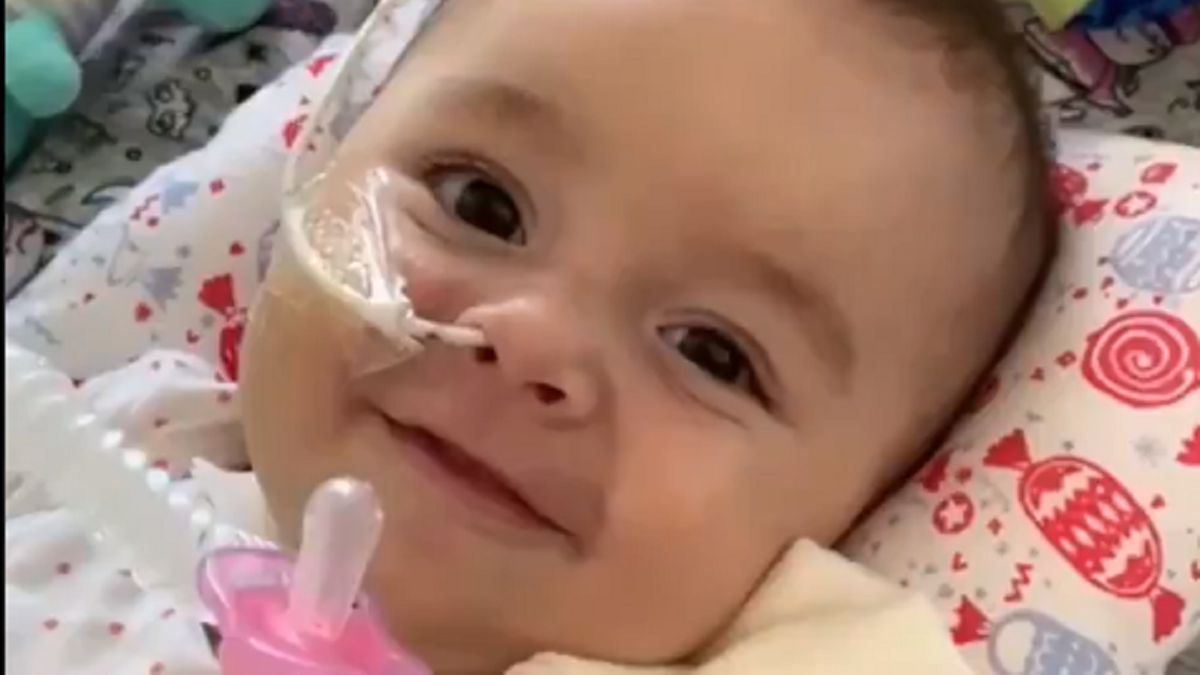 Emmita, la nena a que Santiago Maratea ayud&oacute; en tiempo r&eacute;cord.