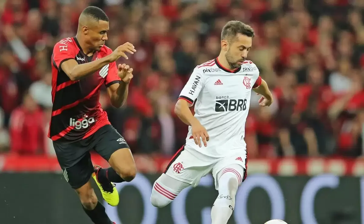Flamengo y Athletico Paranaense juegan este sábado en Guayaquil por la final de la Copa Libertadores.
