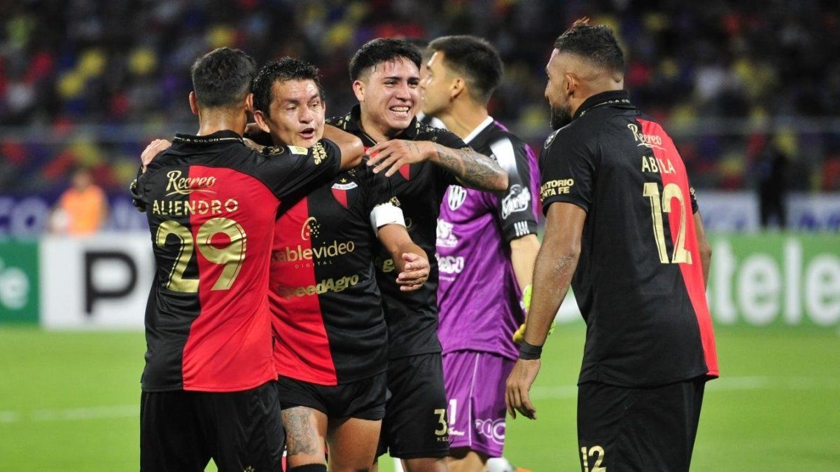 En su debut ante Central Córdoba (SE)