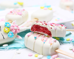 Paletas de bizcochuelo decorados para disfrutar a la tarde Paletas de bizcochuelo decorados para disfrutar a la tarde