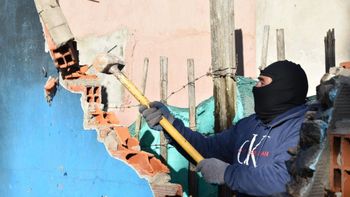 Derribaron un búnker en Fray Luis Beltrán y ya son 112 los inactivados en toda la provincia