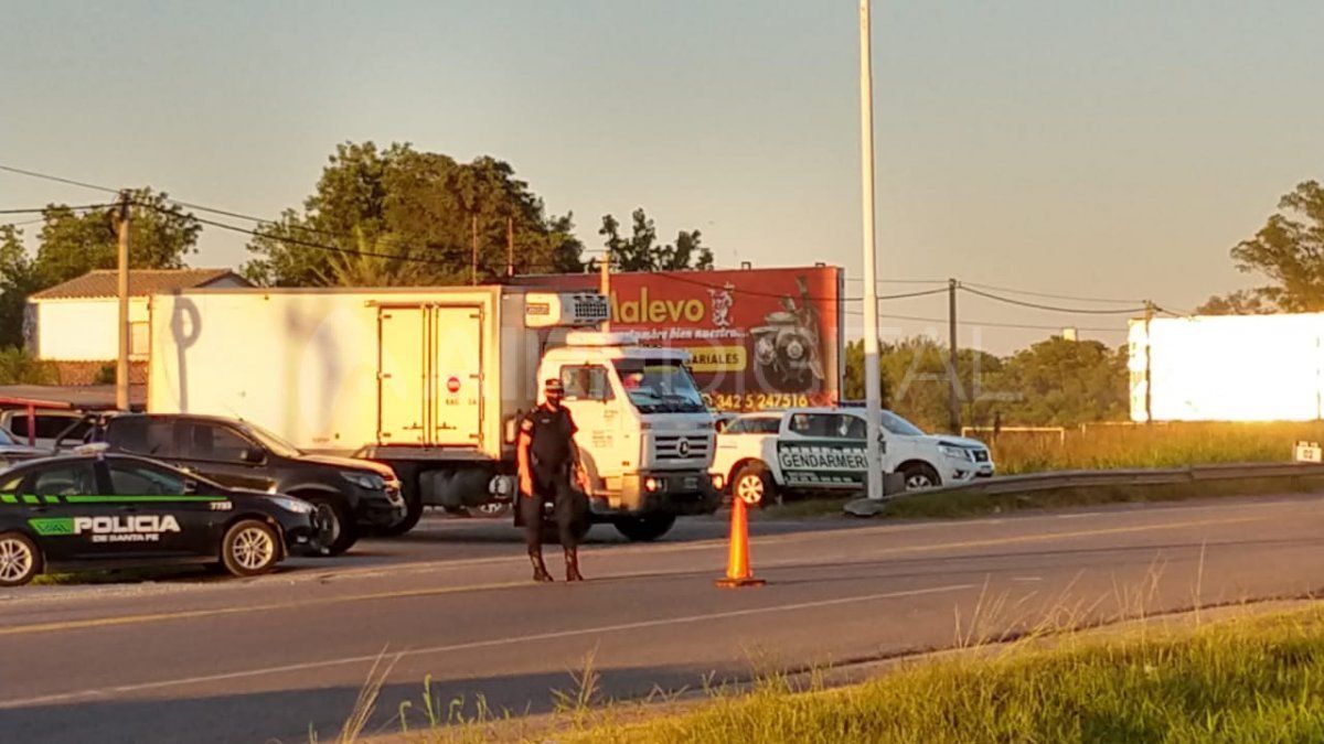 Llegaron las dosis de Sputnik V al Hospital Cullen para comenzar este martes a vacunar al personal de la salud