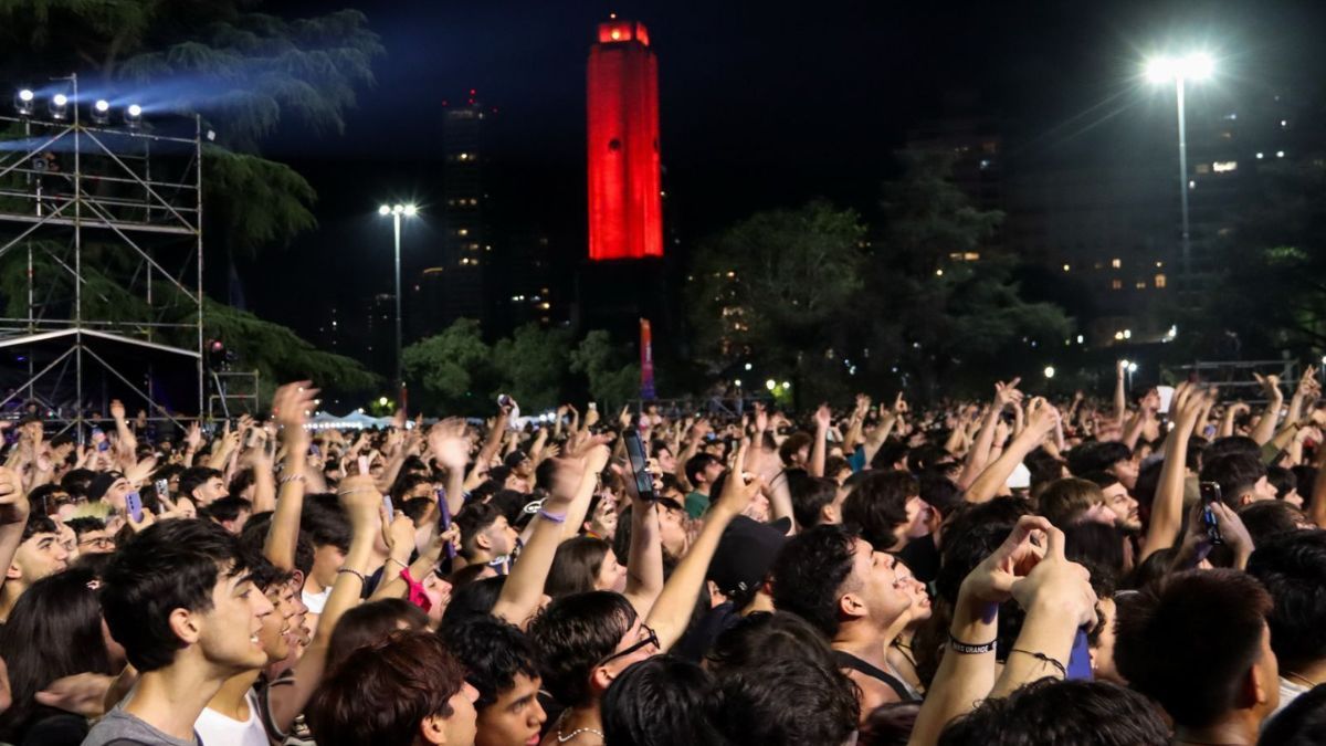 Más de 35.000 personas palpitaron, en Rosario, el inicio de la cuenta regresiva para los Juegos Suramericanos 2026. Más de 35.000 personas palpitaron, en Rosario, el inicio de la cuenta regresiva para los Juegos Suramericanos 2026.