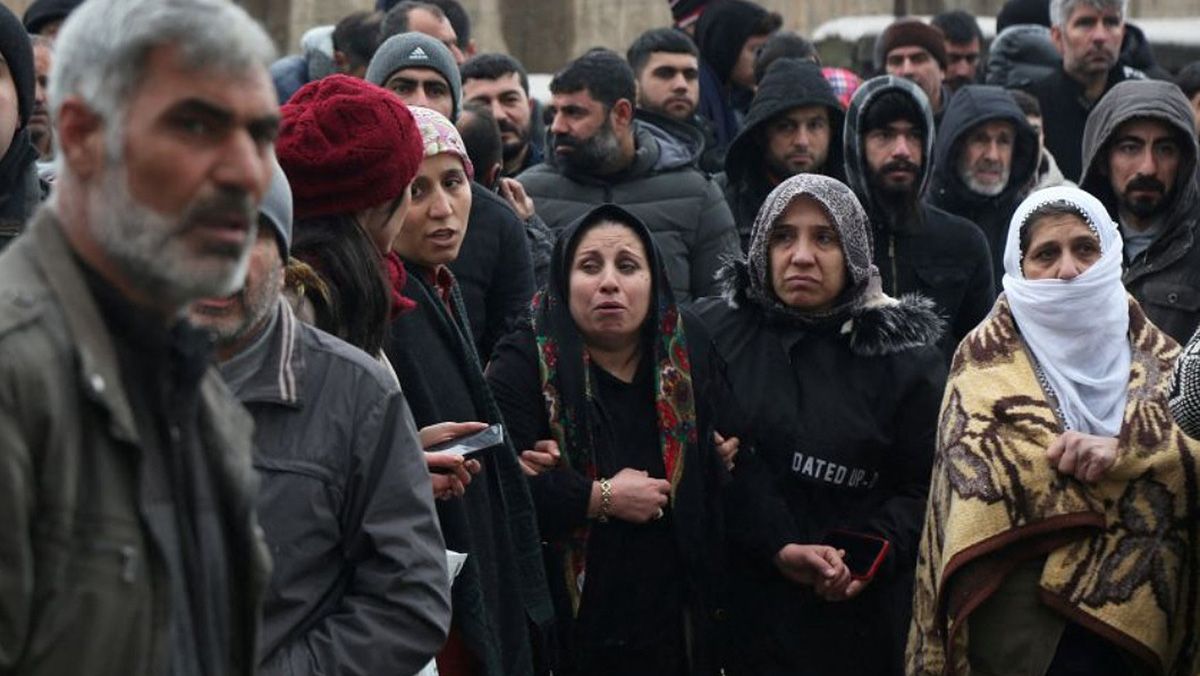Cafiero brindó números de contacto para residentes argentinos en ambos países tras el terremoto.