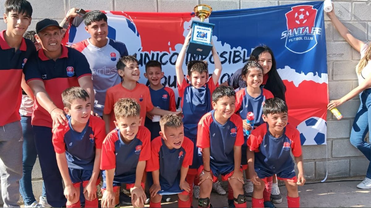 La categoría 2006 de Santa Fe FC fue subcampeona de Oro en la Lasallanito. El torneo fue una fiesta. La categoría 2006 de Santa Fe FC fue subcampeona de Oro en la Lasallanito. El torneo fue una fiesta.