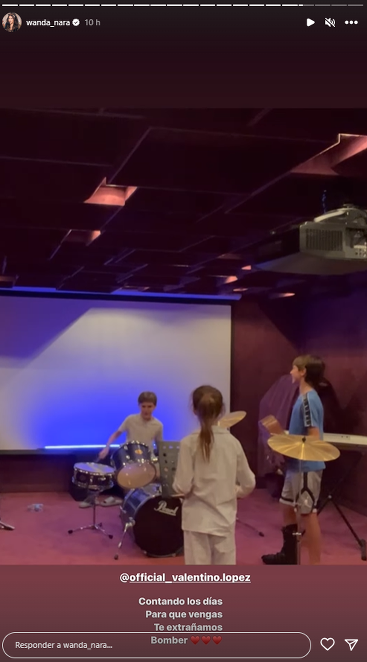 Wanda Nara compartió una historia de sus hijos tocando diferentes instrumentos junto a un tierno mensaje para Valentino. Wanda Nara compartió una historia de sus hijos tocando diferentes instrumentos junto a un tierno mensaje para Valentino.