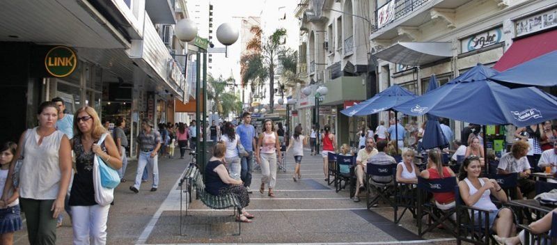 Cómo trabajará el comercio el próximo fin de semana largo