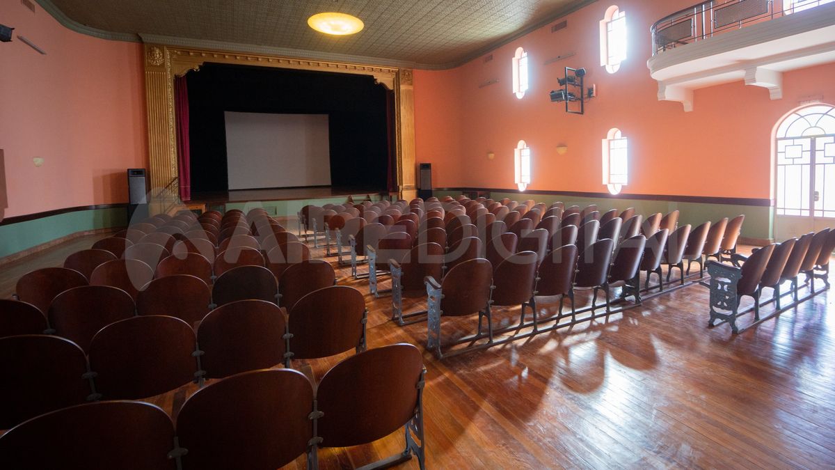 La Sociedad Italiana se utiliza para actividades culturales, sociales y recreativas.