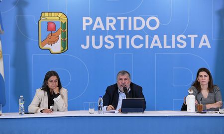 l consejo nacional del Partido Justicialista se reunió este jueves por la mañana en la sede de Matheu 130 para actualizar a sus integrantes del camino a seguir con las delegaciones del partido en otras provincias. l consejo nacional del Partido Justicialista se reunió este jueves por la mañana en la sede de Matheu 130 para actualizar a sus integrantes del camino a seguir con las delegaciones del partido en otras provincias.