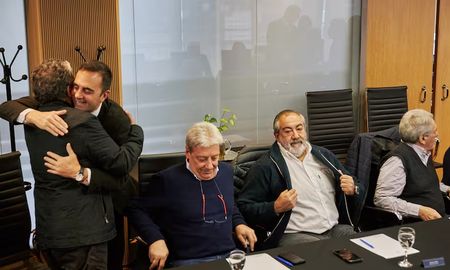 Aire de Santa Fe | Julio Cordero con sindicatos.jpeg